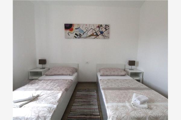 Apartment A1, for 5 persons