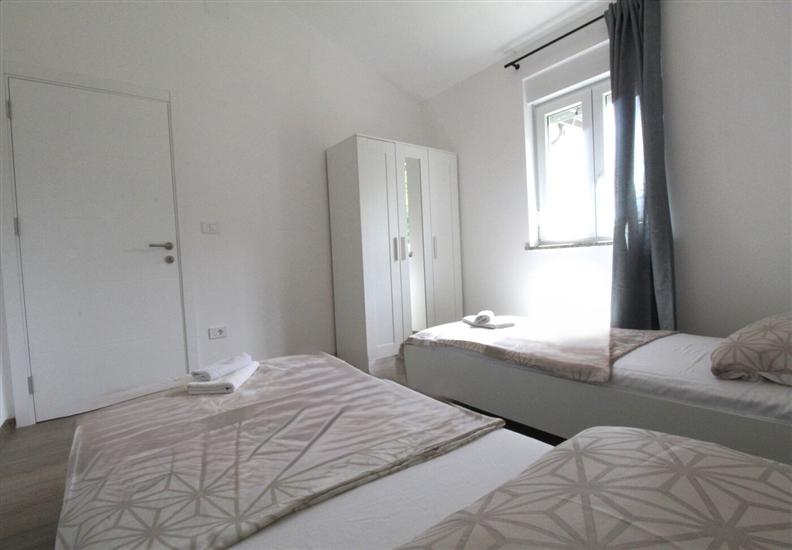 Apartment A1, for 5 persons
