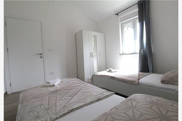 Apartment A1, for 5 persons