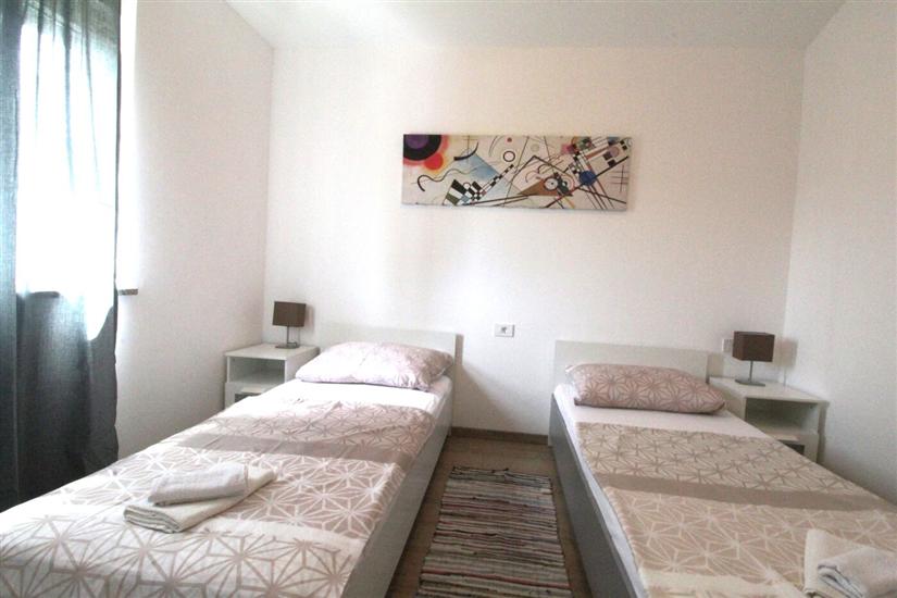 Apartment A1, for 5 persons