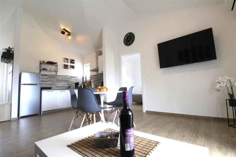 Apartment A1, for 5 persons