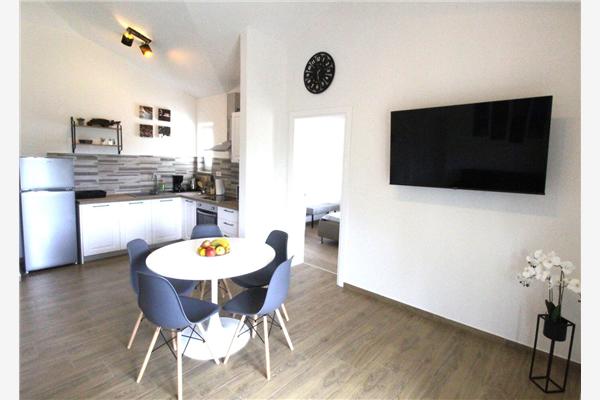 Apartment A1, for 5 persons