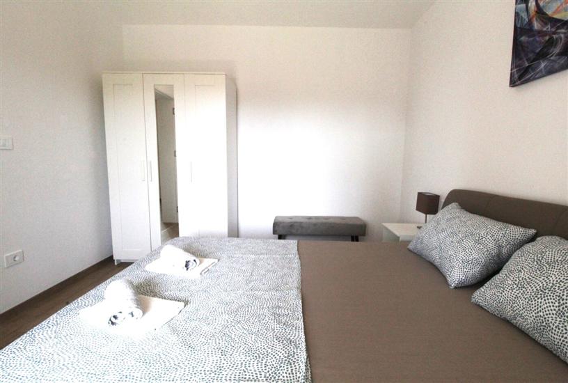 Apartment A1, for 5 persons