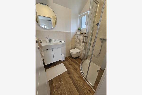 Room S1, for 2 persons