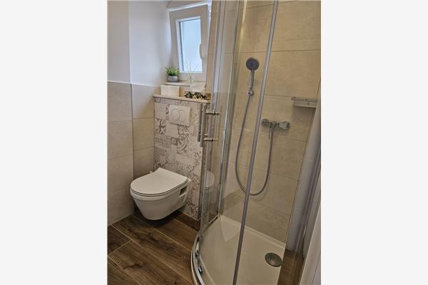 Room S1, for 2 persons