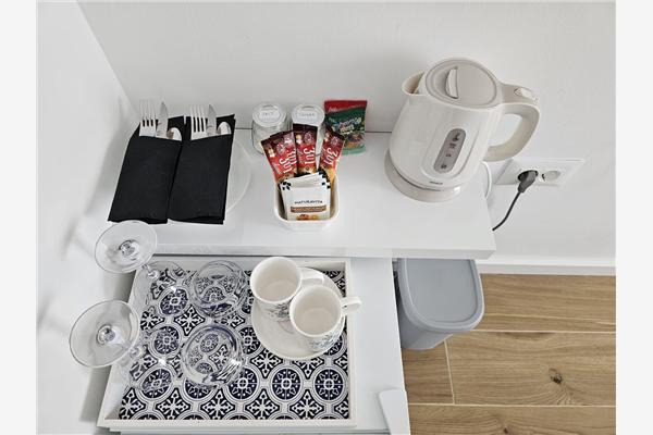 Room S1, for 2 persons