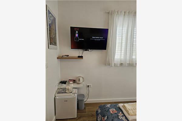 Room S1, for 2 persons