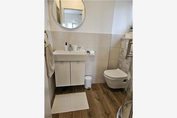 Room S1, for 2 persons