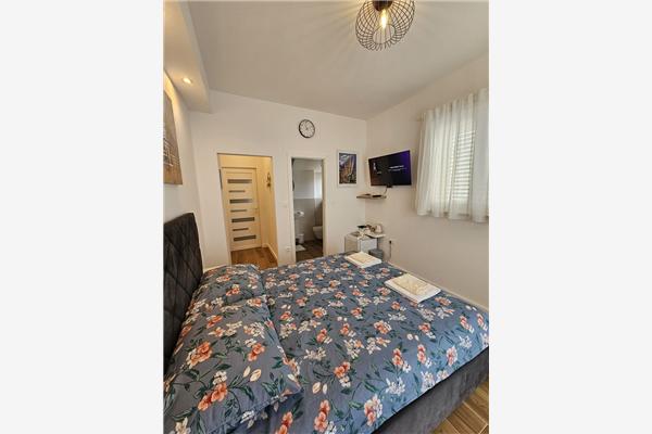 Room S1, for 2 persons