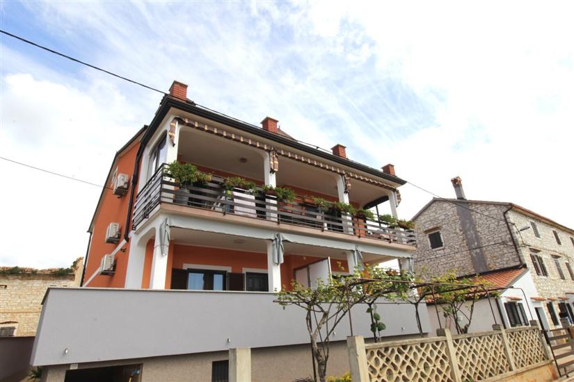 Apartment Tre pini 2