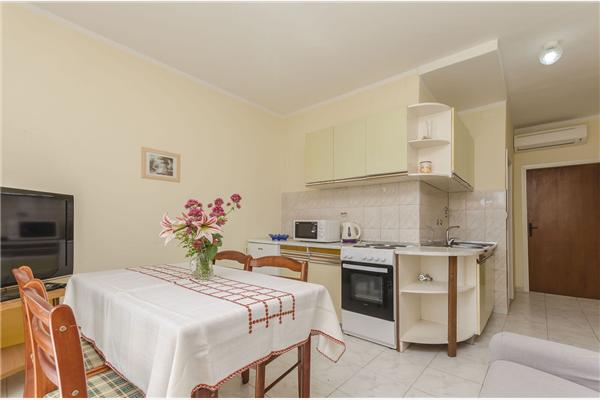 Apartment A1, for 4 persons