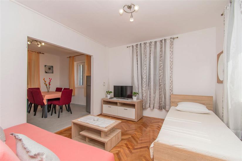 Apartment A1, for 6 persons