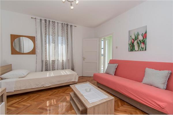 Apartment A1, for 6 persons