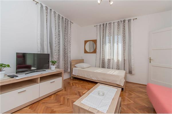 Apartment A1, for 6 persons