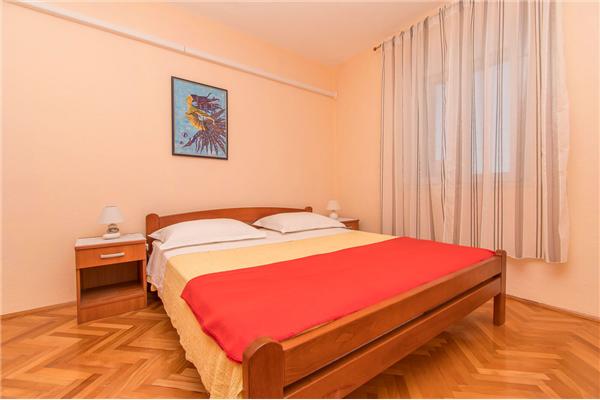 Apartment A1, for 6 persons