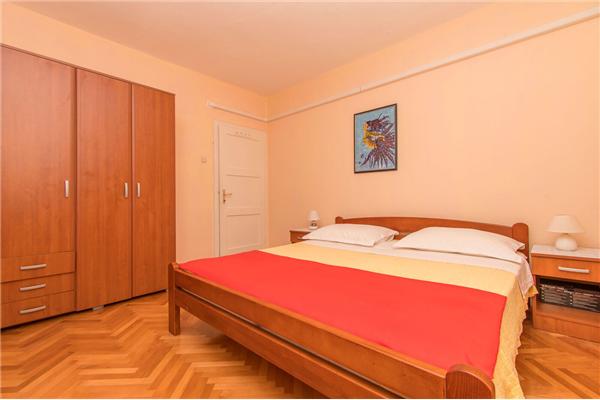 Apartment A1, for 6 persons
