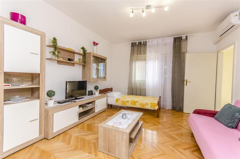 Apartment A1, for 6 persons