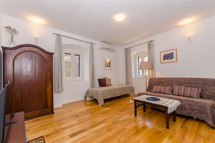 Apartment A1, for 3 persons