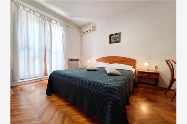 Room S1, for 2 persons