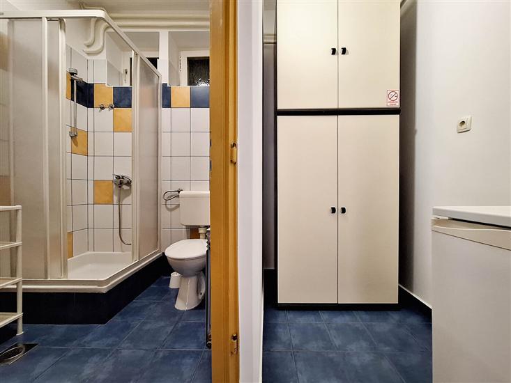 Room S1, for 2 persons