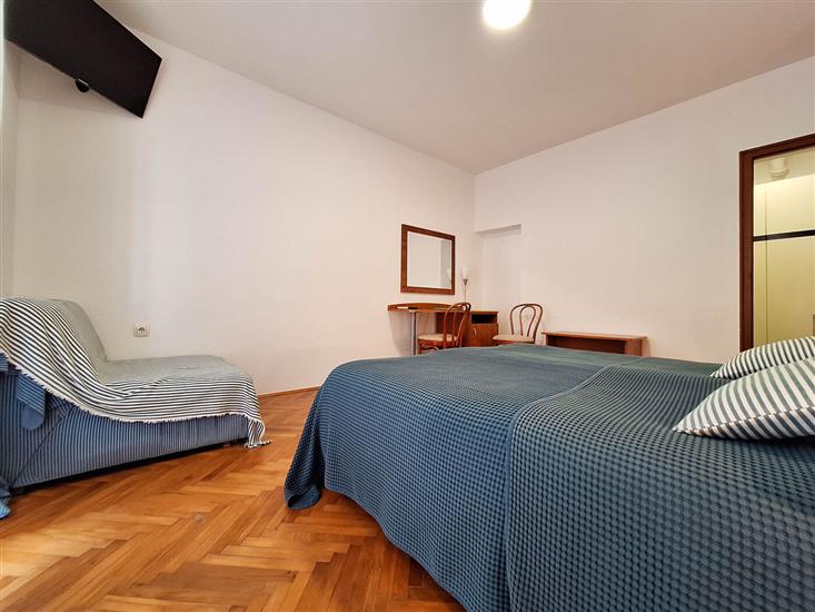 Room S2, for 2 persons