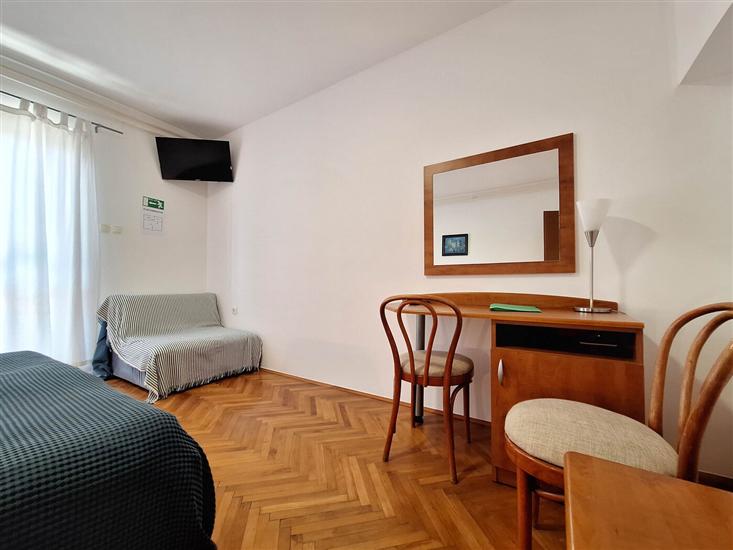 Room S2, for 2 persons