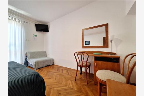 Room S2, for 2 persons
