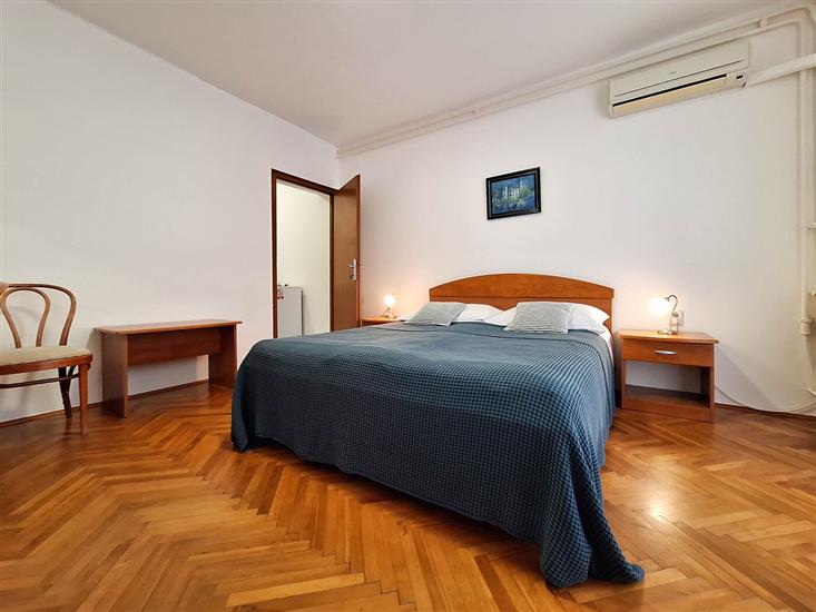 Room S2, for 2 persons