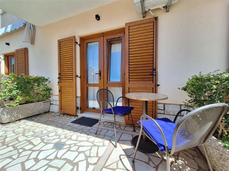 Room S2, for 2 persons