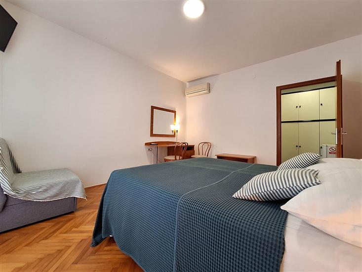 Room S3, for 2 persons