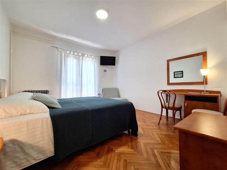 Room S3, for 2 persons