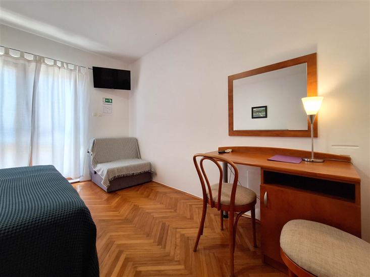 Room S3, for 2 persons