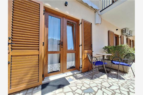 Room S3, for 2 persons