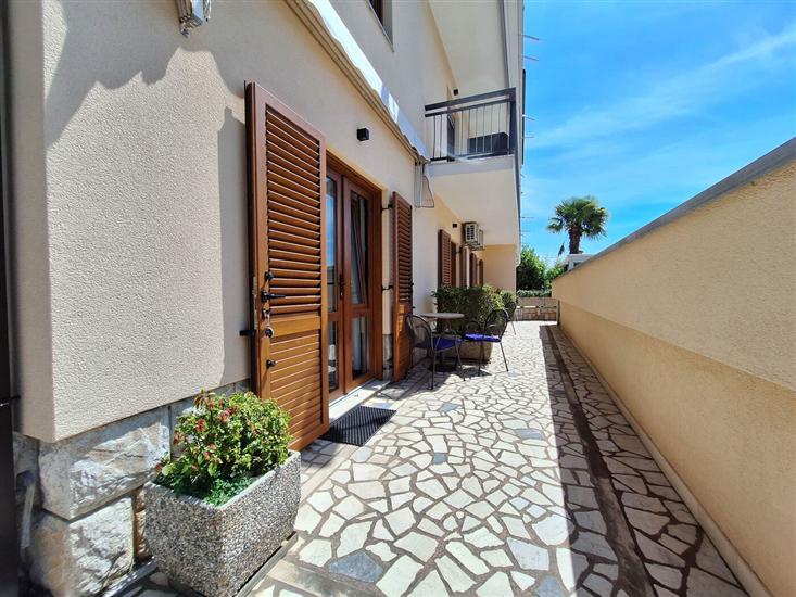 Room S3, for 2 persons