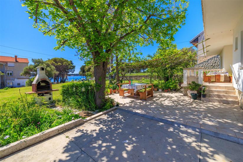 Apartments and Room Petar