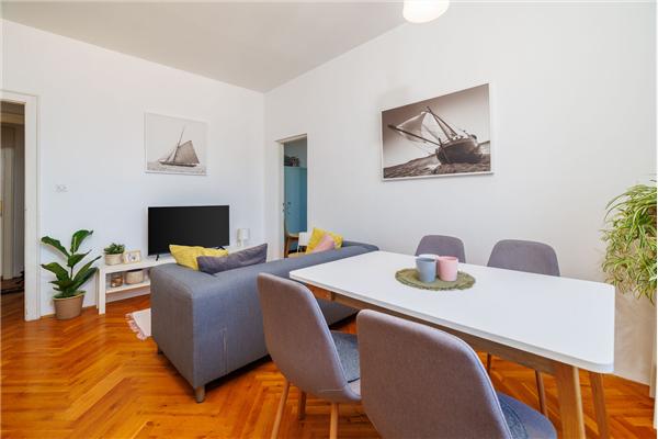 Apartment A1, for 5 persons