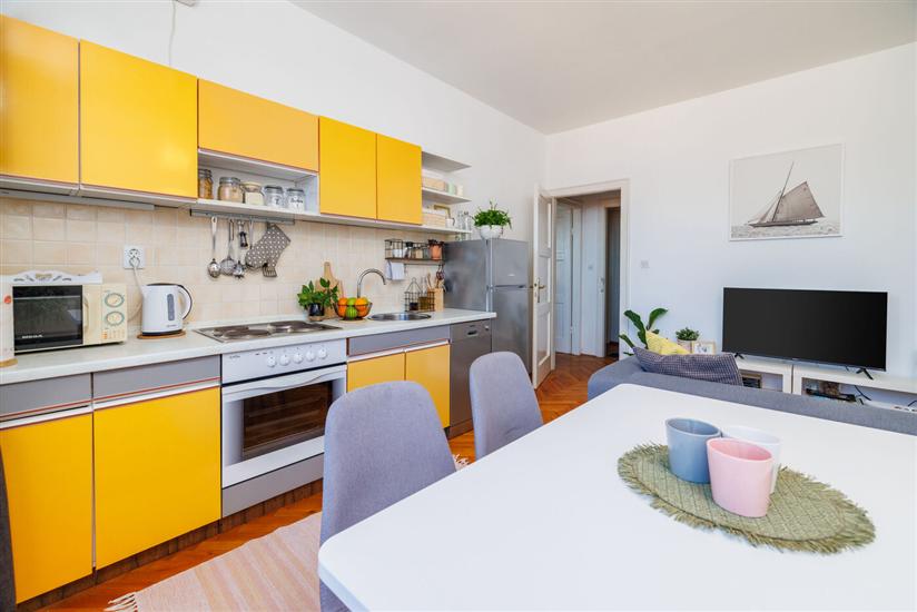 Apartment A1, for 5 persons