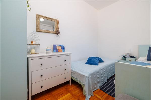 Apartment A1, for 5 persons