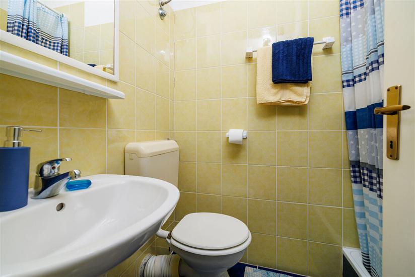 Apartment A1, for 5 persons