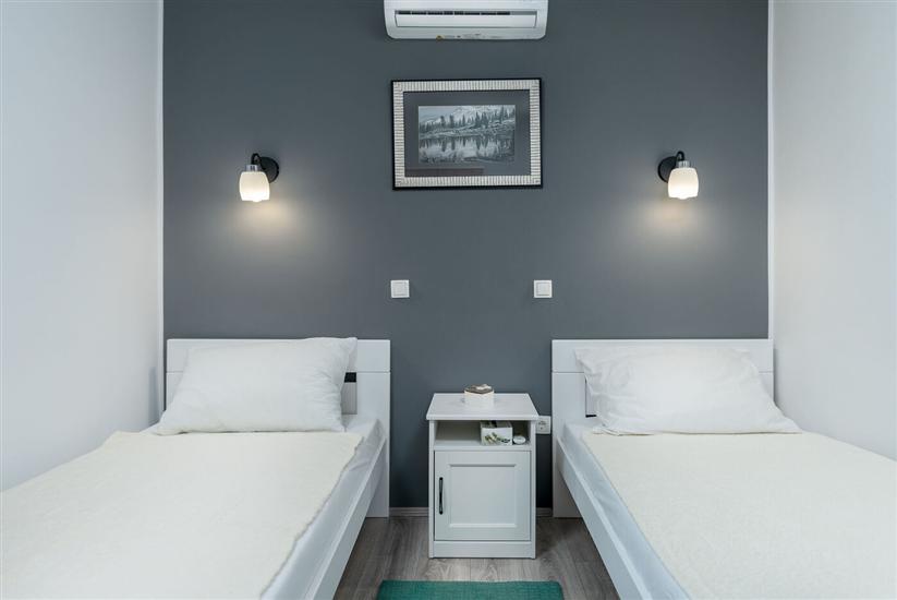 House K1, for 8 persons