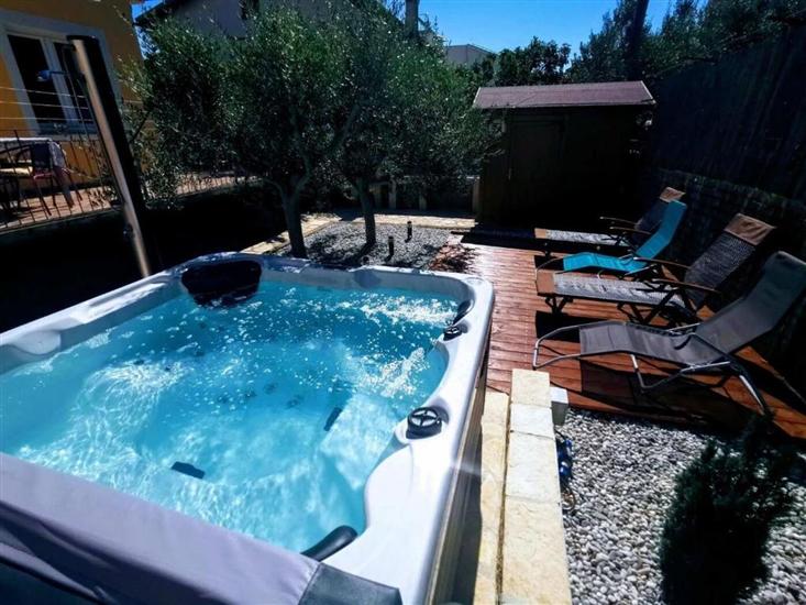 House Istra with jacuzzi