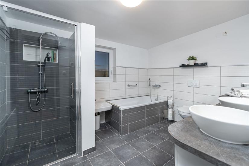 House K1, for 8 persons