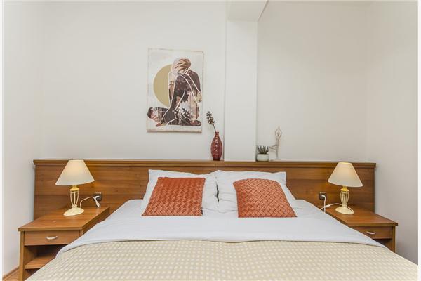 Room S12, for 2 persons