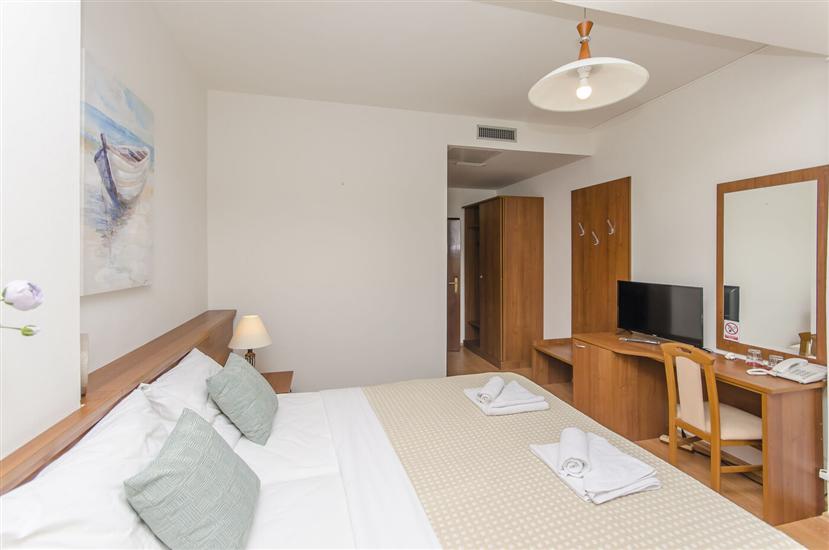 Room S13, for 2 persons