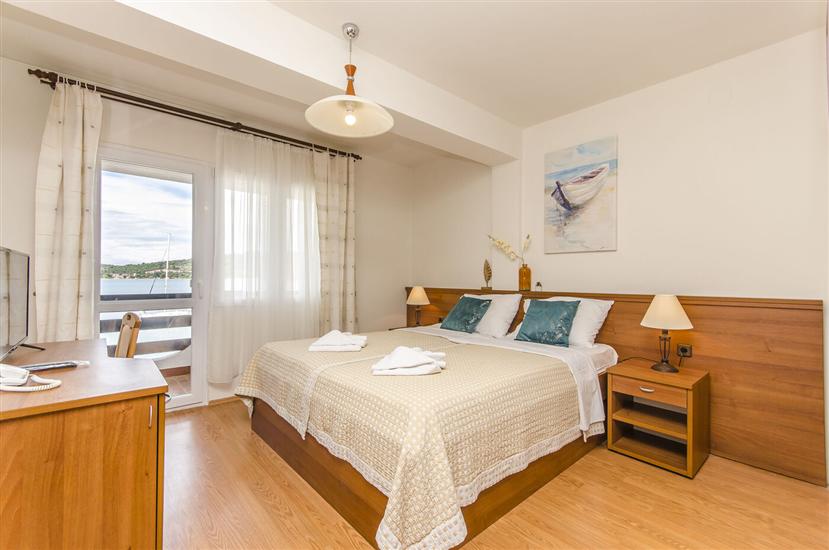 Room S23, for 2 persons