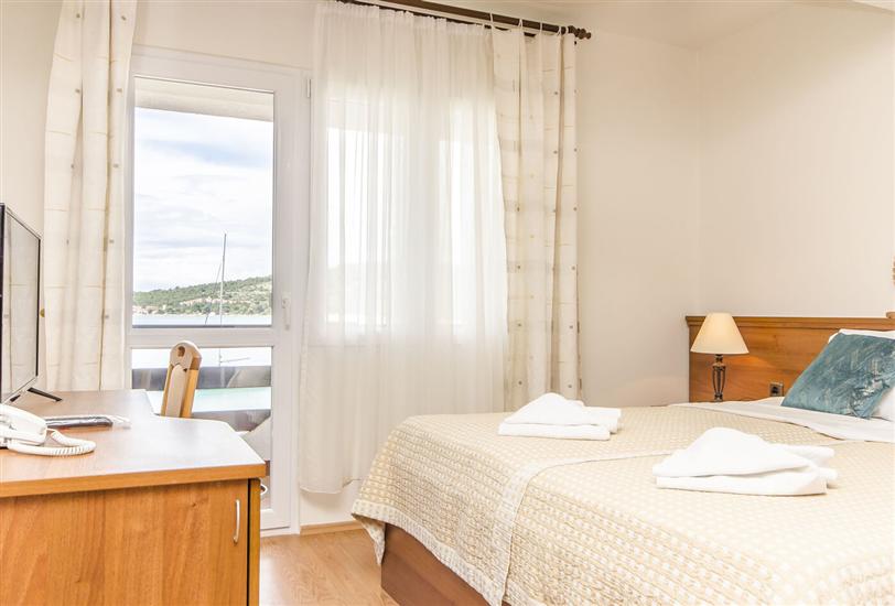 Room S23, for 2 persons