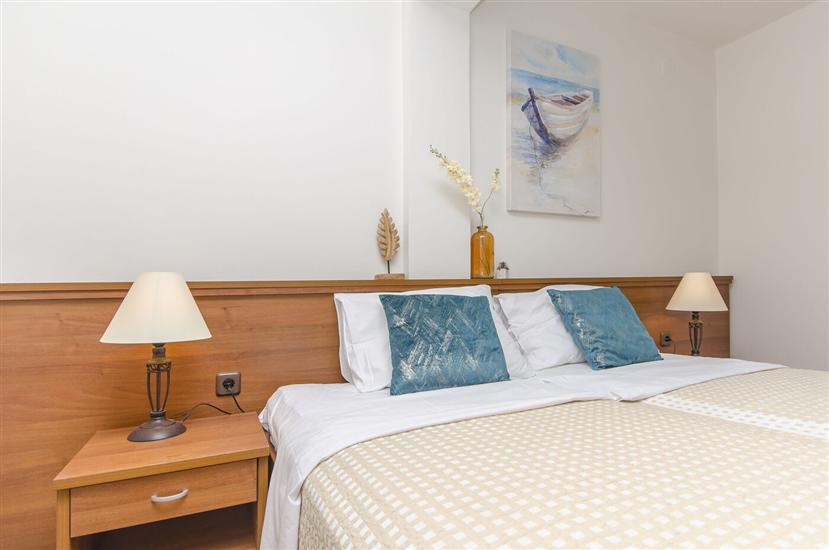 Room S23, for 2 persons