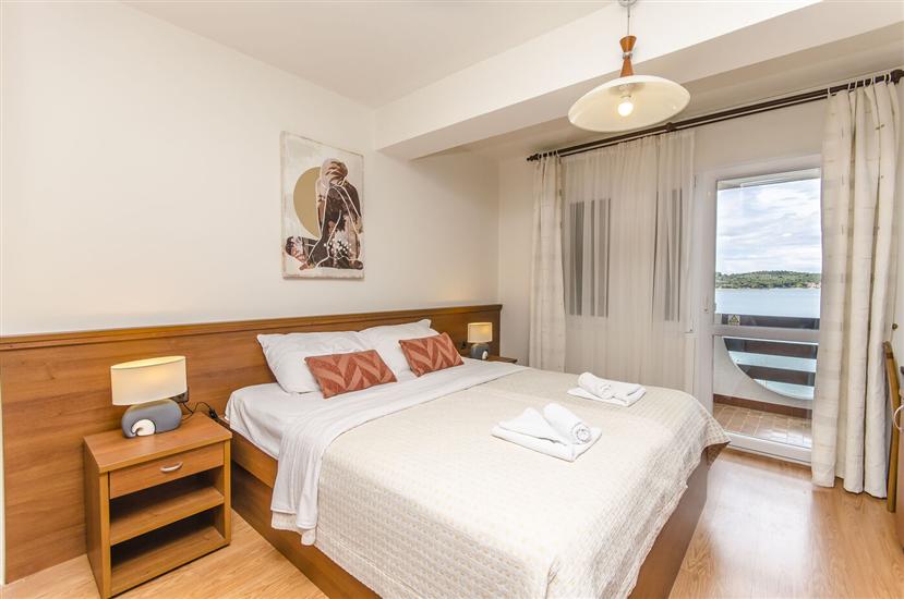 Room S24, for 2 persons