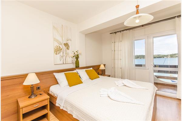 Room S22, for 2 persons