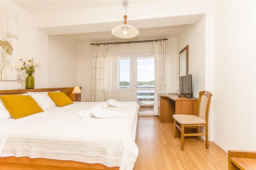 Room S22, for 2 persons